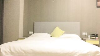 【麻花免费视频】大屌探花极品约操学校完美身材上位爆草01