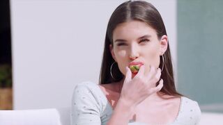 【麻花免费视频】艾弗里交换BF以获得肛门乐趣超紧菊花被开放