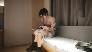 【麻花免费视频】3000网约00后软萌小仙女沙发掰穴舌吻啪啪