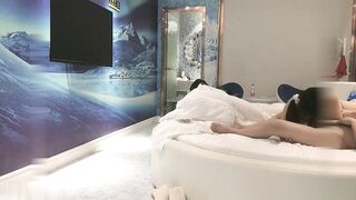 【麻花免费视频】3000高价外围小姐姐美乳翘臀大长腿