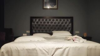 【麻花免费视频】冒险雷探长大长腿小姐姐主动骑乘爆插屁股撞击