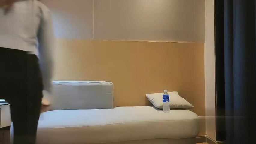 【麻花免费视频】壹屌探花蓝衣网红脸妹子啪啪口交摸逼抬腿侧入