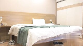 【麻花免费视频】男爵亲爱的包夜我好不好7700男爵默不作声操逼