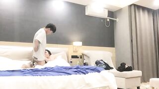 【麻花免费视频】约妹达人豹纹大耳环肉肉妹子口交舔屌