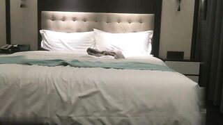 【麻花免费视频】约马尾外套妹子啪啪特写口交浴室洗澡舔逼骑坐