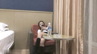 【麻花免费视频】绿帽白嫖良家极品00后小姐姐一夜情激情交合