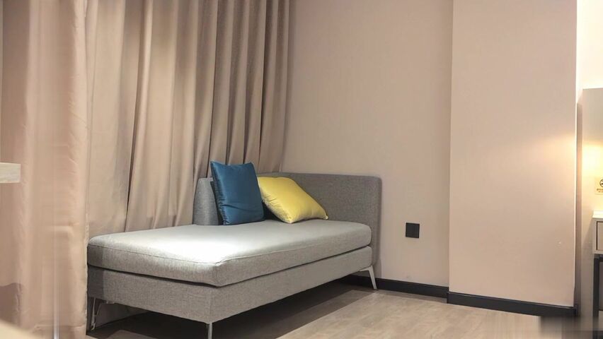 【麻花免费视频】战狼行动约操小陈头约极品女神沙发上爆操射了