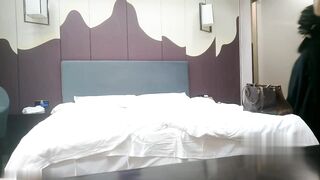 【麻花免费视频】无情的屌中途掉线四川美女肤白貌美身材极品