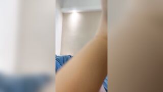 【麻花传媒视频】新来的小姐姐蜜桃美臀上下套弄妹子喜欢被舔脚