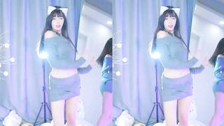 【麻花传媒视频】《顶流网红泄密》千元定制【咬一口兔娘】高端露三点裸舞