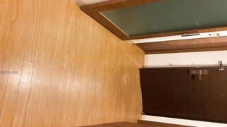 【麻花传媒视频】我的室友4穿高跟袜邀请单身男子享受性爱