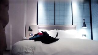 【麻花免费视频】性感美女大长腿立马情欲旺盛互相抱紧舔吸