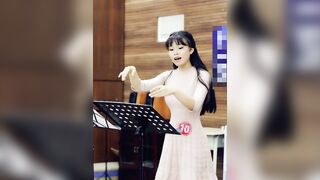 【麻花免费视频】《台湾情侣泄密》渣男背女友和其他女生在图书馆约炮被人发现被曝光