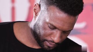 【麻花免费视频】苗条的金发女郎蒂芬妮与黑人男友大战