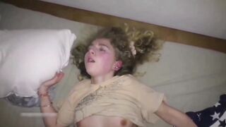 【麻花免费视频】【乱伦】鬼父不分国际_北美兽父把女儿操的快要休克，三观炸裂