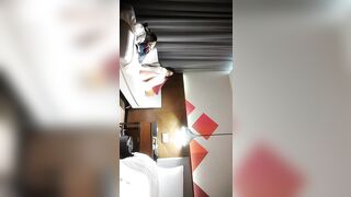 【麻花免费视频】化妆品专卖店的小三被打 衣服都扒奶子都露出来了太暴力 骑着凑 别说还挺漂亮