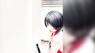 【麻花免费视频】爆机少女喵小吉经典Cos《生化危机》艾达王赤裸诱惑 性感小逼逼待茎插入