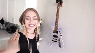 【麻花免费视频】美丽的业余房客  骑公鸡各种呻吟不断上位