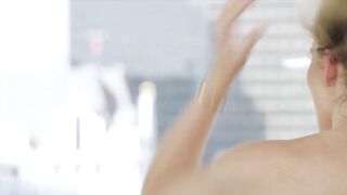 【麻花免费视频】小三在家给她的大爹惊喜