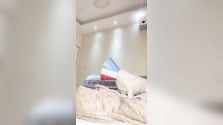 【麻花免费视频】网红美女近期下海特别肥唇粉穴张开双腿特写