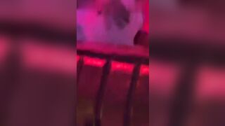 【麻花免费视频】合肥猫live house酒吧事件 醉酒男女大厅当众不雅行为事件