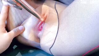 【麻花免费视频】绝世美穴大长腿嫩模按在沙发上猛烈中出