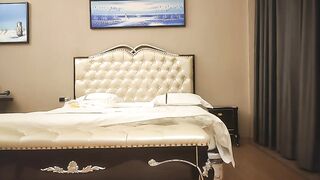 【麻花免费视频】眼镜知性人妻黑丝大白腿荡妇相伴这1500花的真是值得