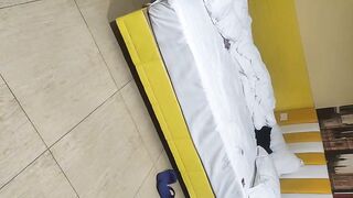 【麻花免费视频】网恋奔现极品20岁少女调情舌吻后入女上花式百出