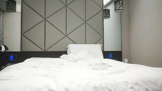 【麻花免费视频】约炮苗条身材马尾少女69姿势互舔骑乘抽插