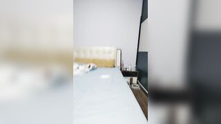 【麻花免费视频】婊子被虐床上床下暴力草嘴深喉干到干呕