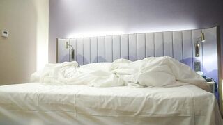 【麻花免费视频】清纯系外围小姐姐一沓现金数着好开心浪叫连连