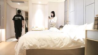 【麻花免费视频】2021_6_4，【小宝寻花】，神似李菲儿，身高169，99年极品外围，C杯美乳白又大，红内裤战神独领风骚，佳作不断