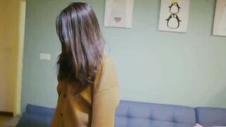 【麻花免费视频】姐姐给我下面吃，我却想吃她下面，趁换衣服强上这就是对姐姐的爱