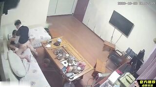 【麻花免费视频】婆婆爆料监控视频：淄博董事长性侵儿媳妇，监控真实还原乱伦真相