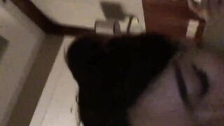 【麻花免费视频】背着闺蜜与她男友偷情，操的正激烈闺蜜突然打电话来了