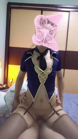 【麻花免费视频】史上最骚舅妈，四川44岁舅妈勾引20岁外甥乱伦，多出偷情自拍视频泄露