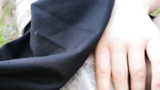 【麻花免费视频】小美眉野外自慰露出