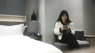 【麻花免费视频】高颜值大长腿高筒靴女神，真实性感苗条甜美，做爱很洒脱