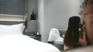 【麻花免费视频】高颜值大长腿高筒靴女神，真实性感苗条甜美，做爱很洒脱