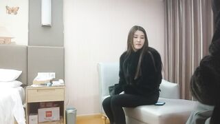 【麻花免费视频】170cm顶级外围女神，美腿长裙坐在身上揉胸，交叉姿势爆插小穴