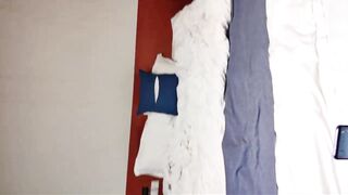 【麻花免费视频】【淫贱嫩妹】风骚小妹不学好，与社会渣男开黄播激情大秀浪叫连连，真实天生的婊子