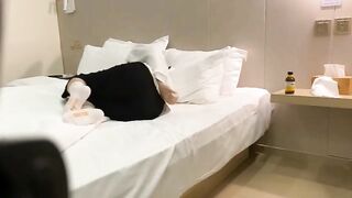 【麻花免费视频】【迷奸精品】真是迷奸水嫩大学生，各种玩弄搞出水后摆开姿势就开肏