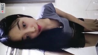 【麻花免费视频】【校花下海】高颜值校花浴室洗澡和大叔露脸操逼高潮极度反差