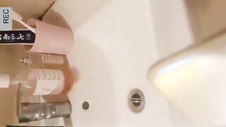 【麻花免费视频】【校花下海】高颜值校花浴室洗澡和大叔露脸操逼高潮极度反差