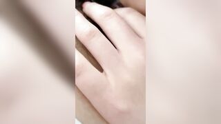 【麻花免费视频】【叔嫂乱伦】帮大嫂通下水道，偷看到嫂子换衣服，忍不住直接强行狂操嫂子