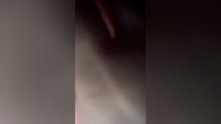 【麻花免费视频】老哥潜入大姨子我是成功舔逼吃奶，大姨子装睡？