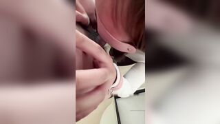 【麻花免费视频】【乱伦岳母】在家狗爬式调教岳母，各种姿势玩弄老骚穴，小皮鞭抽打屁股