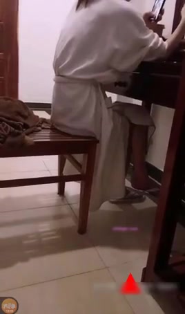 外围四哥重出江湖红灯区大战颜值不错的长腿酒吧坐台外围女对白清晰