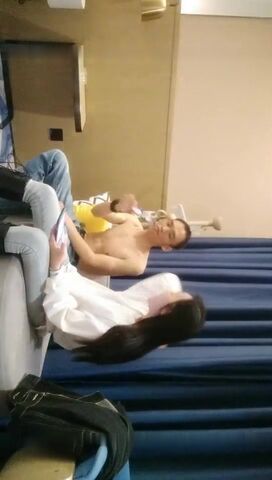 老哥探花約了個顔值不錯白衣妹子賓館開房啪啪.