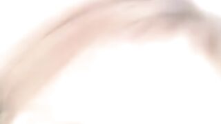 高颜值短发萌妹子KIKI卫生间自慰手指扣逼跳蛋震动大量喷水近距离特写非常诱人